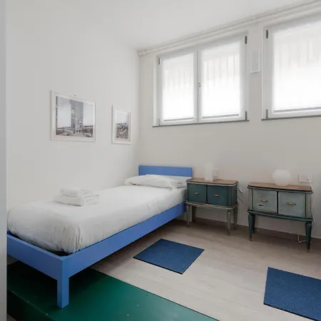 Guesthost - Spacious Apartments - 1,4Km From Corso Buenos Aires-3